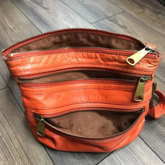 FOSSIL Explorer Crossbody Bag Orange Pebbled Leather Zip Top‎ Purse Pockets FLAW - Picture 9 of 16